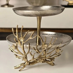 Wholesale Handmade <b>Two</b> <b>Tier</b> Gold Flower Leaf Design <b>Cake</b> <b>Stand</b> Wedding Use For <b>Cake</b> Decorating Supplies - Product Image 1