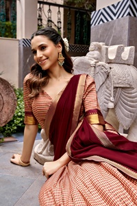 Women's Traditional <b>Lehenga</b> Choli With Dupatta For Wedding Wear Indian Style <b>Red</b> And Gold Checkered Pattern - Product Image 4