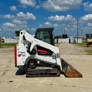 Chargeuse compacte Bobcat avec moteur Huade Components 75KW, pompe à haute efficacité et boîte de vitesses. - Product Image 1