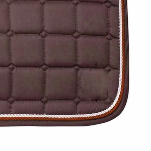Tapis de selle pour cheval de haute qualité, style tendance, fabriqué au Pakistan, best-seller, très demandé. - Product Image 6