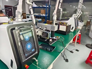 Machine de suppression de tatouage des sourcils au laser Pico, <span class=keywords><strong>appareil</strong></span> laser picoseconde pour l'élimination du maquillage permanent et le rajeunissement de la peau - Product Image 5