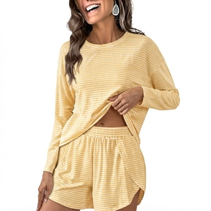 Conjunto de Verano de Alta Calidad para Mujer, Diseño Urbano Informal, Camiseta Holgada + Pantalones Cortos, Ropa Deportiva Informal con Diseño de Parches, 2 Piezas - Product Image 4