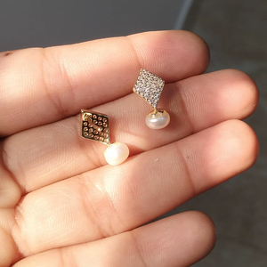 ต่างหูมุกน้ำจืดทรงหยดน้ำ ดีไซน์เพชร ชุบทอง เหมาะสำหรับใส่ทุกวัน - Product Image 3
