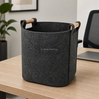 Panier de rangement moderne en feutre extra épais de style nordique avec poignées en bois, bac à linge écologique pour l'organisation de la maison et du bureau