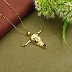 จี้หัวกะโหลกสีทอง สร้อยคอจี้สไตล์ตะวันตก เครื่องประดับหัวกะโหลกวัวแบบโบฮีเมียน ของขวัญสุดเท่สำหรับเขาหรือเธอ - Product Image 3