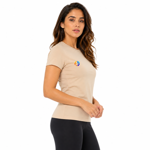Camiseta de mujer con diseño fresco, ideal para atuendos diarios, con tela cómoda, detalles impecables, diseño personalizado y logotipo. - Product Image 2