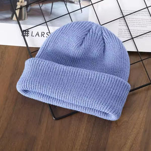 Casquettes en tricot unisexes avec logo personnalisé, intérieur en soie satinée, qualité luxe, mélange de laine pour adultes, bonnets 100% acrylique gris chiné - Product Image 6