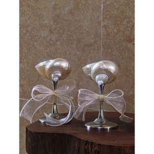 Copa de vino de metal y concha marina de la mejor calidad con detalles de lazo de cinta, ideal para servir vinos tintos, blancos y espumosos - Product Image 3