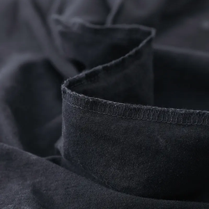 T-shirt Ringer Homme Noir Coupe Slim Oversize en Coton avec Logo Personnalisé, 100% Coton, Délavé à l'Acide, Épaules Tombantes, Design Uni et Vierge - Product Image 3