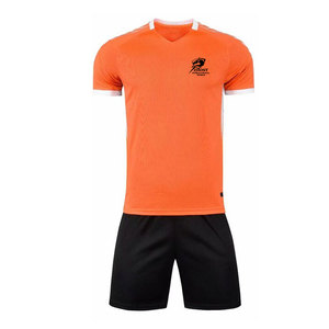 Uniforme de football personnalisé avec logo imprimé, disponible en plusieurs tailles et couleurs, idéal pour les écoles, les clubs et les équipes professionnelles - Product Image 1