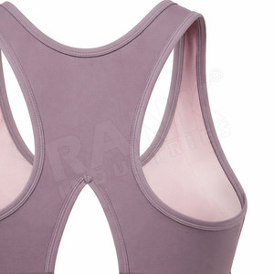 Ropa Deportiva Profesional, Cómoda y a la Moda, Sujetador Deportivo Transpirable para Mujer, Hecho en Pakistán - Product Image 5