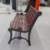 Banc de jardin incurvé élégant 2025 – Meilleur prix – Assise extérieure classique teinte foncée – Sièges publics résistants aux intempéries