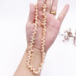 สร้อยคอมุกน้ำจืดทรงกลีบดอกไม้สไตล์บาโรกย้อนยุคแบบเกาหลี ดีไซน์เรียบง่ายสำหรับใส่ที่ไหปลาร้า - Product Image 3