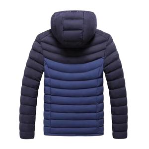 Chaqueta de Plumón Personalizada con Logotipo OEM de Alta Calidad, Chaqueta Gruesa con Capucha para Hombre, Chaqueta Bomber Brillante de Invierno Personalizada para Hombre - Product Image 4