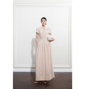 Robes pour femmes à faible MOQ, élégantes, ELORIA SHIRT-COLLAR MIDI DRESS SAND JACQUARD, à manches courtes, coupe trapèze, en blanc - Product Image 3