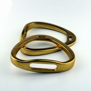 Étrier d'équitation de haute qualité en acier inoxydable et aluminium pour chevaux de course, avec logo et couleur personnalisés - Product Image 6