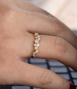 แหวนเพชรทรงกลมแบบมินิมอล ประดับเพชรแล็บโกรว์ สำหรับผู้หญิง ทองคำแท้ 18K ของขวัญวันครบรอบสำหรับคู่รัก - Product Image 3