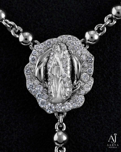 Collar de Rosario Clásico y Moderno con Cruz y Cadena Lariat, Chapado en Plata con Moissanita, Joyería para Regalo o Uso en Fiestas - Product Image 6