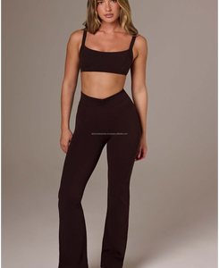 Ensemble de yoga et fitness pour femme de qualité supérieure, taille haute, jambe large, motif uni, respirant, coupe automatisée, taille XL, devant à la taille - Product Image 1