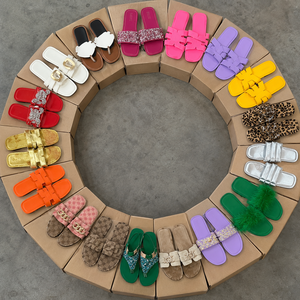 Pantoufles pour femmes de luxe, assortiment de marques variées, styles divers, livraison aléatoire, pantoufles et claquettes de styles mixtes expédiés aléatoirement - Product Image 5