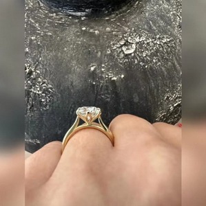 Anillo de lujo con diamante cultivado en laboratorio de corte redondo para mujer, plata 925, regalo de compromiso y boda con certificación IGI SGL y alta claridad - Product Image 6