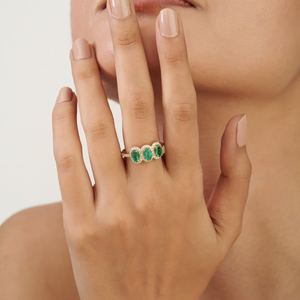 Vente en gros de bagues fines à trois pierres en émeraude et diamant de haute qualité 1,35 ct pour femmes, or jaune véritable 14 carats, meilleur prix, bijoux en vrac - Product Image 4