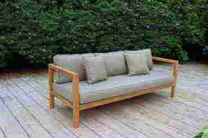 Conjunto de sofás de madera para exteriores con cojines blancos, muebles de jardín rústicos, 3 plazas, resistentes a la intemperie - Product Image 6
