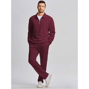 Conjunto Deportivo Personalizado de Alta Calidad para Hombre, Color Vino Tinto, Texturizado, con Cuello Camisero, Sudadera con Cierre de 1/4, Pantalones Deportivos de Tela Jacquard - Product Image 4