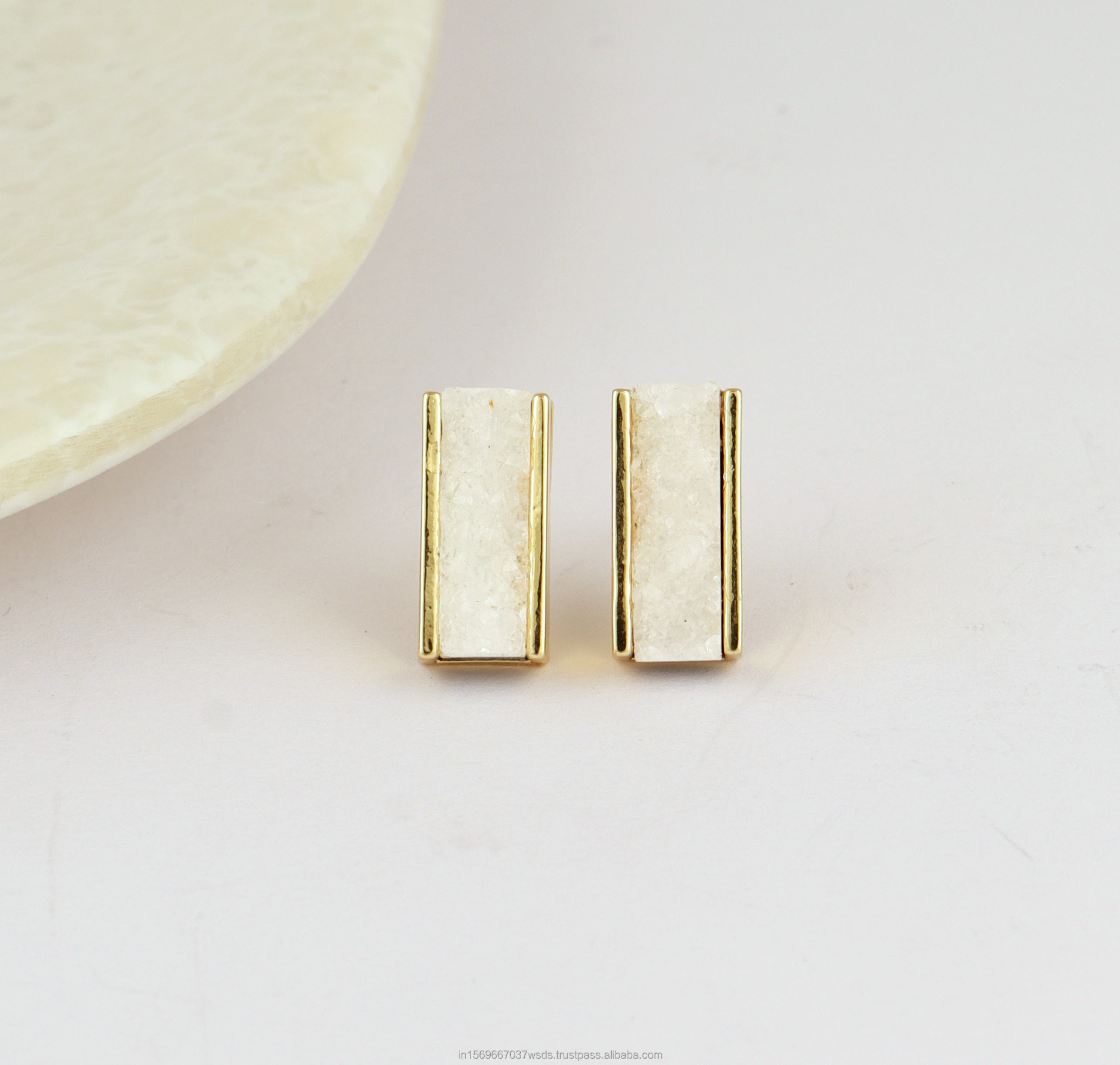 ต่างหูหมุด