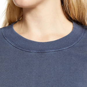 Sudadera Personalizada Minimalista Negra con Cuello Redondo, 100% Algodón, Corte Regular, Bordada, OEM, Ecológica para Invierno - Product Image 4