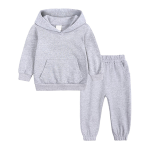 Ensemble de vêtements de sport décontractés en coton léger pour enfants - T-shirt et short d'entraînement - Product Image 1