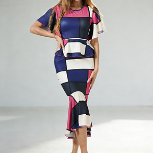 Vente flash sur Temu : ensemble deux pièces pour femme, imprimé géométrique, haut peplum à manches volantées et jupe sirène à volants. - Product Image 1