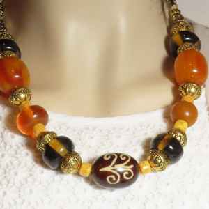 Collar de Perlas de Resina Hechas a Mano de Lujo para Mujer, Perlas Altamente Pulimentadas, Hermoso Accesorio de Moda, la Mejor Calidad Directamente de la India - Product Image 1