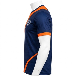 Camiseta de Fútbol con Costuras Duraderas que Permiten un Movimiento Fácil, Acabado Suave y Diseño Elegante y Confiable, Confeccionada con Tela Cómoda - Product Image 2