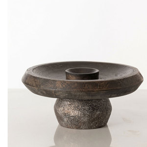 Jarrón Artesanal Sellease con Acabado Negro Mate, Grabado Floral, Hecho a Mano, de Madera, Terracota y Metal, Forma Circular, Estilo Nueva York, Elegante, para Mesa - Product Image 1