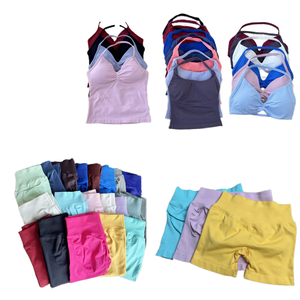 ชุดออกกำลังกาย 2 ชิ้น ระบายอากาศได้ดี สำหรับผู้หญิง เสื้อครอปท็อปโยคะ กางเกงขาสั้นเอวสูงรัดรูปไร้ตะเข็บ ชุดชั้นในออกกำลังกาย ชุดกีฬา - Product Image 1