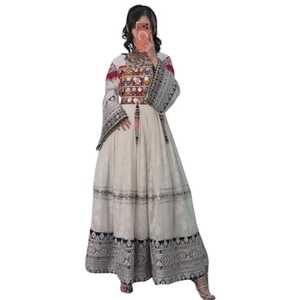 Robes afghanes Kuchi pour femmes, très demandées, pour mariage et fêtes, brodées à la main, respirantes, grandes tailles, robe afghane pour femmes. - Product Image 1
