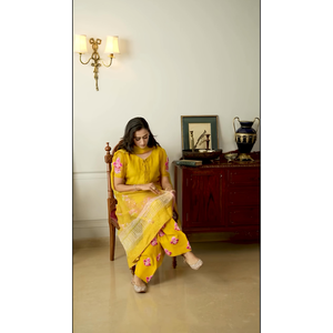 Ensemble de costumes élégants pour femmes, haut et bas et dupatta fantaisie pour les fêtes - Product Image 3