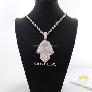 Pendentif Jésus-Christ Premium en Argent Sterling S925 avec Diamant Moissanite Plaqué Or, Collier Religieux Hip Hop avec Motif Couronne - Product Image 3
