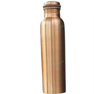 Botella de cobre que resuelve la inestabilidad diaria en la hidratación con una solución confiable y fácil de usar para almacenar agua. - Product Image 1