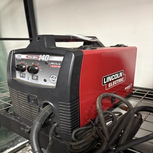 เครื่องเชื่อมลิงคอล์น รุ่น Electric Sprinter อุปกรณ์เชื่อมด้วยอิเล็กโทรด ออกแบบมาเพื่อประสิทธิภาพสูงและการใช้งานที่เชื่อถือได้ในทุกวัน - Product Image 5