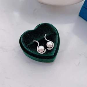 Pendientes de Perlas Akoya Naturales de 7.5-8 mm, Redondos, con Cierre de Presión, Versión de Precisión 925, Ligeramente Imperfectos, Se Pueden Usar Dos Veces - Product Image 1