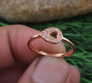 Anillo Romántico de Plata de Ley 925 con Engaste de Corazón, Anillo Delicado con Circonita Cúbica, Joyería Fina Minimalista para Boda, Regalo para Mujer - Product Image 4