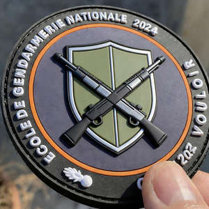 Patchs adhésifs en caoutchouc PVC souple 3D personnalisés en gros avec votre logo, taille personnalisée pour chaussures, vêtements et sacs - Product Image 1