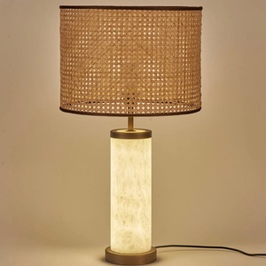 Lámpara de Mesa de Mármol de Lujo con Pantalla de Mimbre Tejida a Mano, Brillo Cálido Ambiental y Estilo Contemporáneo Elegante para el Hogar - Product Image 3