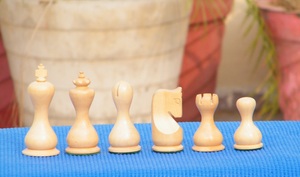 Juego de piezas de ajedrez de madera hechas a mano con acabado natural para jugar en exteriores e interiores, unisex - Product Image 2