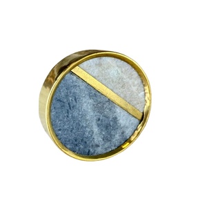 Manijas de Puerta Elegantes Hechas a Mano de Mármol Blanco Natural, Resistentes al Agua, con Detalles de Latón Pulido, Alta Calidad, Estilo Moderno para Cocina y Armario - Product Image 2