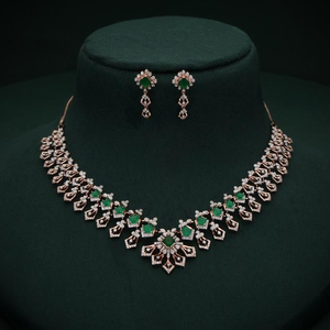 Juego de Joyas de Lujo en Oro Rosa con Diamantes y Esmeraldas, Certificado GIA, Diamantes Naturales de Corte Brillante Redondo para Mujer, para Boda - Product Image 1