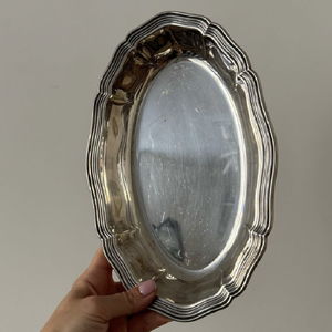 Plateau à beurre au design contemporain, sculpté à la main, en acier inoxydable, avec poignées, compatible lave-vaisselle, écologique, qualité alimentaire - Product Image 3