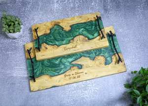 Bandeja de Servir de Madera con Resina Epoxi Verde Premium, Asas de Metal, Hecha a Mano, Decorativa, para Cocina, Plato para Comida, Set de Regalo para Charcutería - Product Image 2